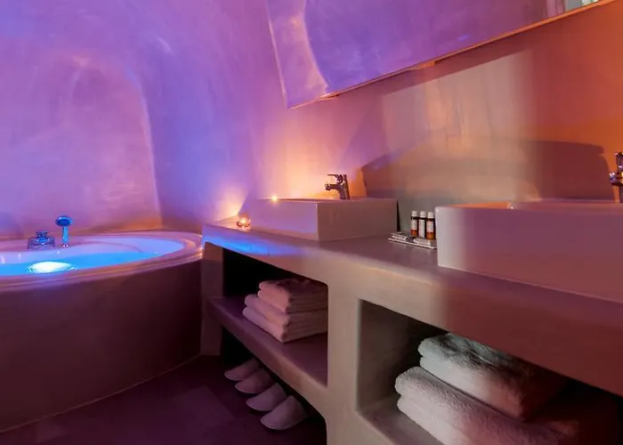 Evmenia Luxury Cave Ía