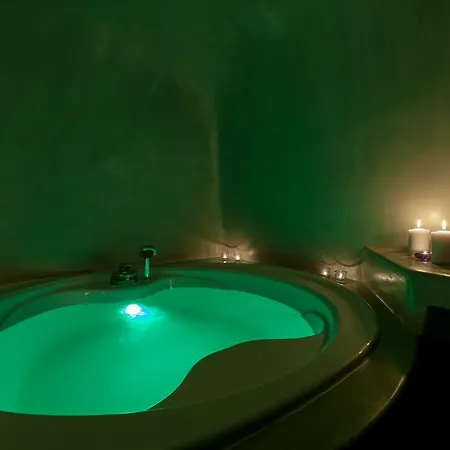 Evmenia Luxury Cave Ía